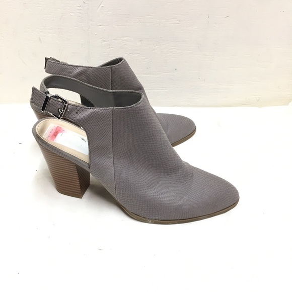 Bar III Women's Grey Ivy Round Toe Bootie Size 11 - Picture 4 of 15